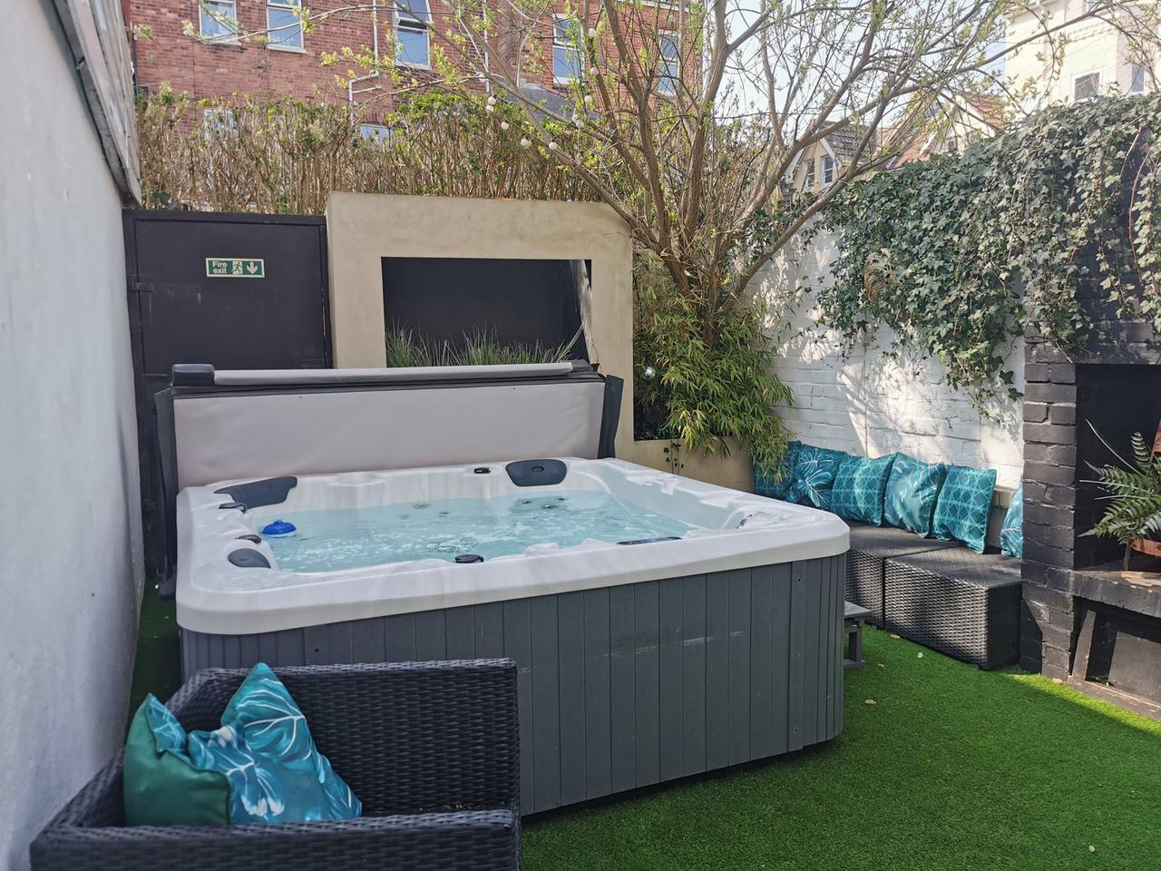 Bournemouth Beach Boutique with Hot Tub, Bournemouth Images - 7