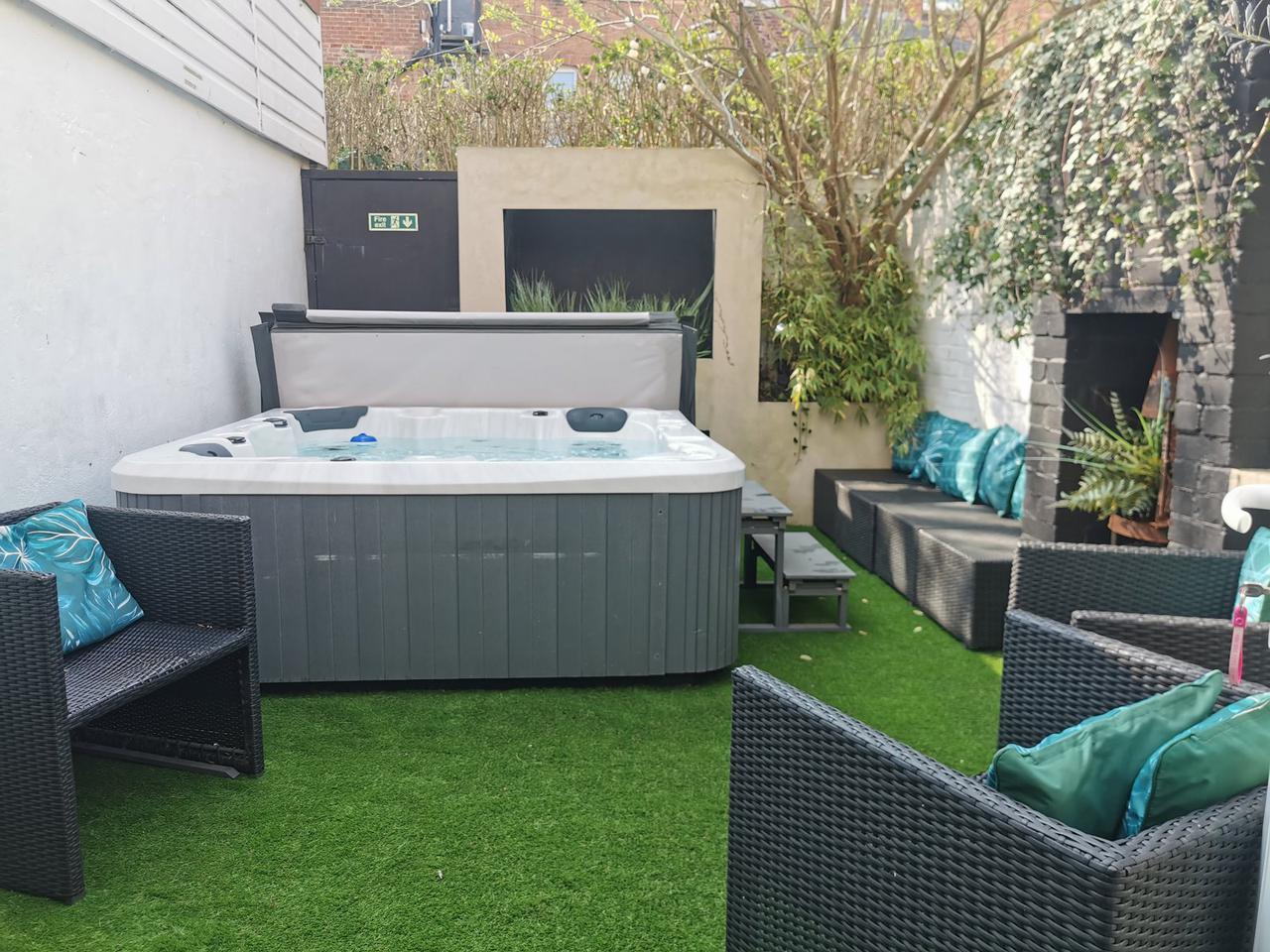 Bournemouth Beach Boutique with Hot Tub, Bournemouth Images - 4