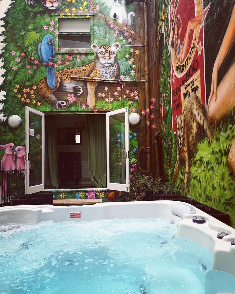 Brighton Parlourama with Hot Tub, Brighton & Hove Images - 9